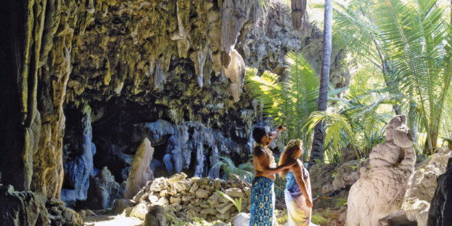 Höhlenwanderung auf Atiu
